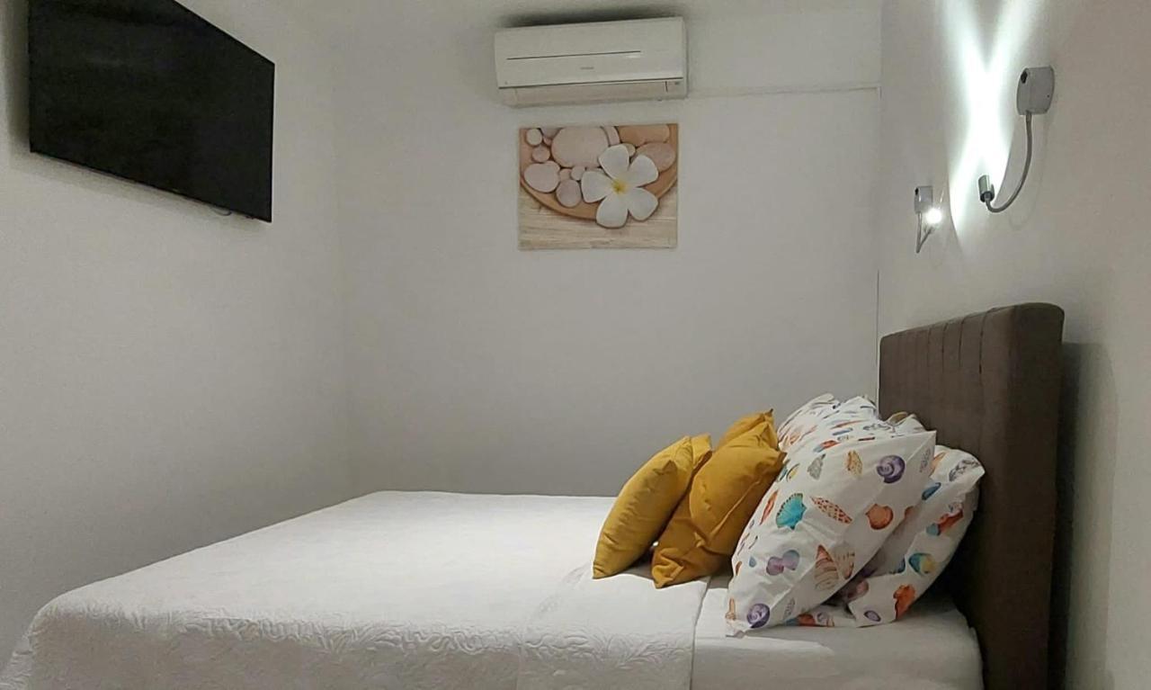 Room Lina Lovran Luaran gambar