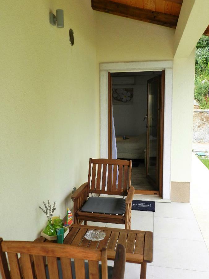 Room Lina Lovran Luaran gambar